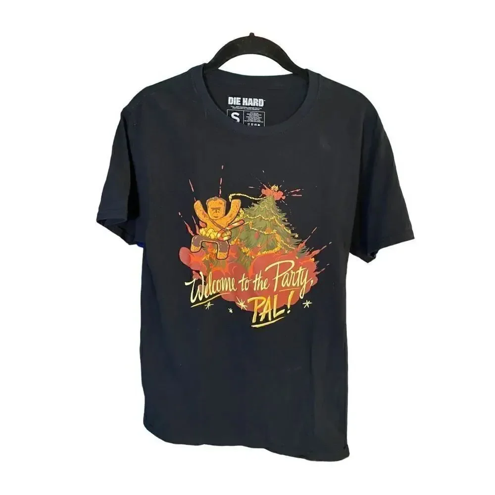 Loot crate exclusive, diehard gingerbread Christmas T-shirt, black med